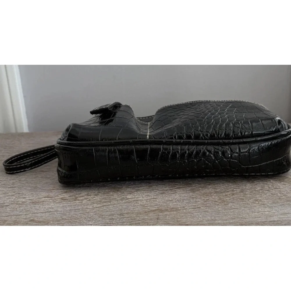 Women's Black Faux Crocodile Wristlet Wallet w/ Organization Makeup Accessories
